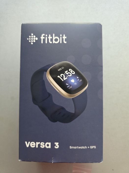 Fitbit Versa 3 - Smartwatch - Perfect funcțional - Ciobit într-un colț