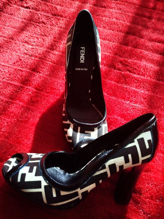 Fendi-original  сандали на ток