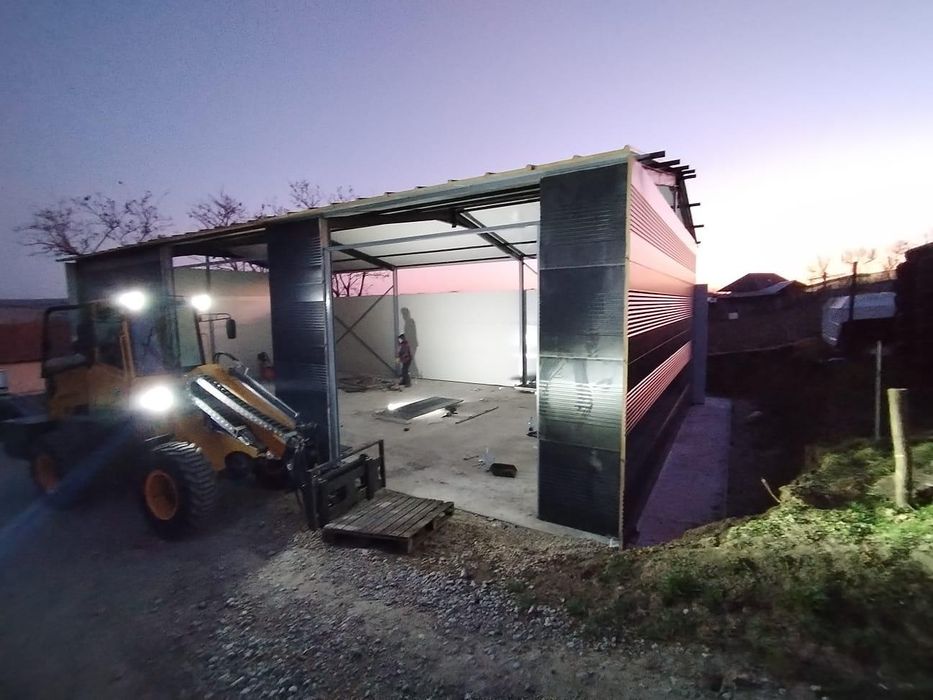 Vând hală metalica