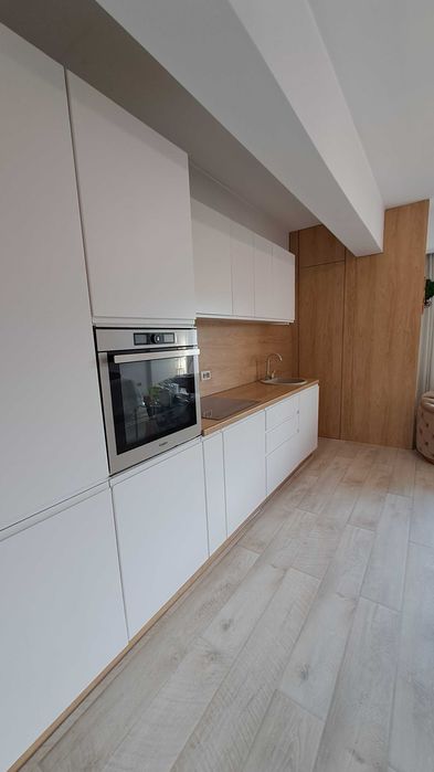 Vând apartament 2 camere în bloc nou.