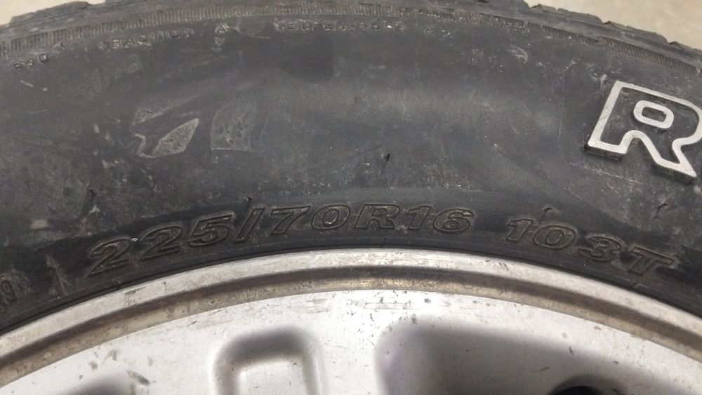 Диск и шинами комплект