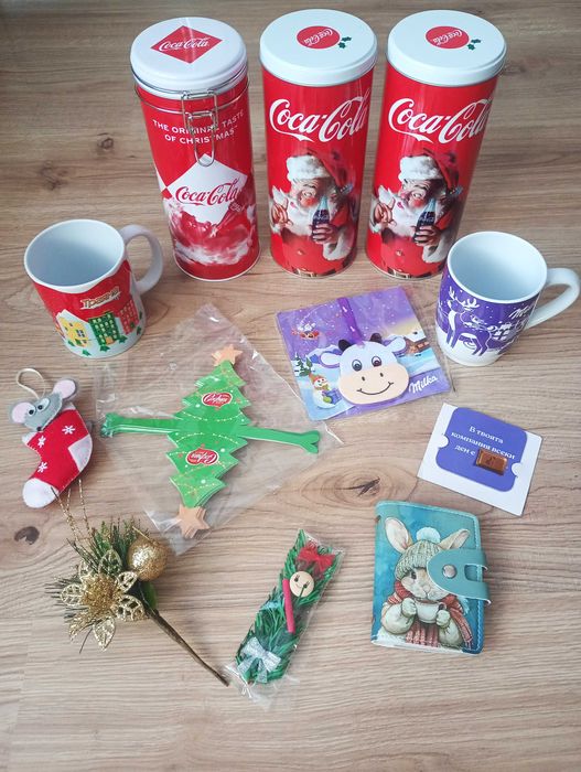 Коледни артикули и украса