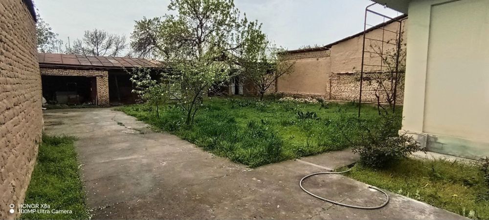 Продам участок Кибрай центр 8 комнат 7 сотки Qibray markazida uchaska