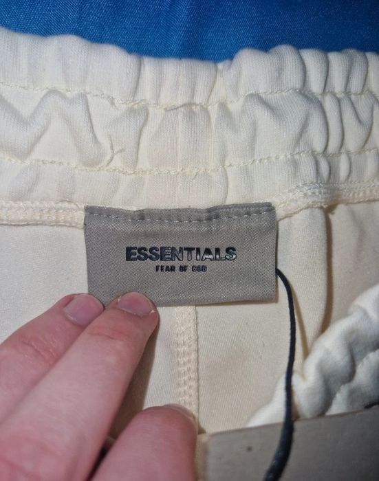 Pantaloni scurti essentials