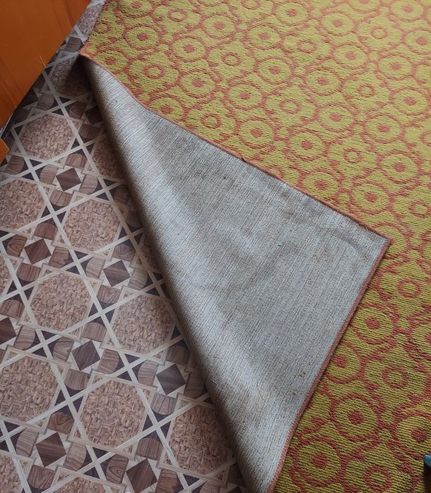 Палас 3×2; в хорошем состоянии