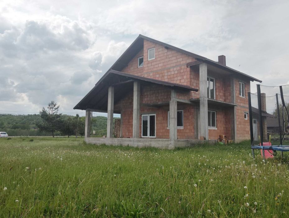 Vand casa la rosu P+1 + teren intravilan 3200mp, comuna Lapus, MM