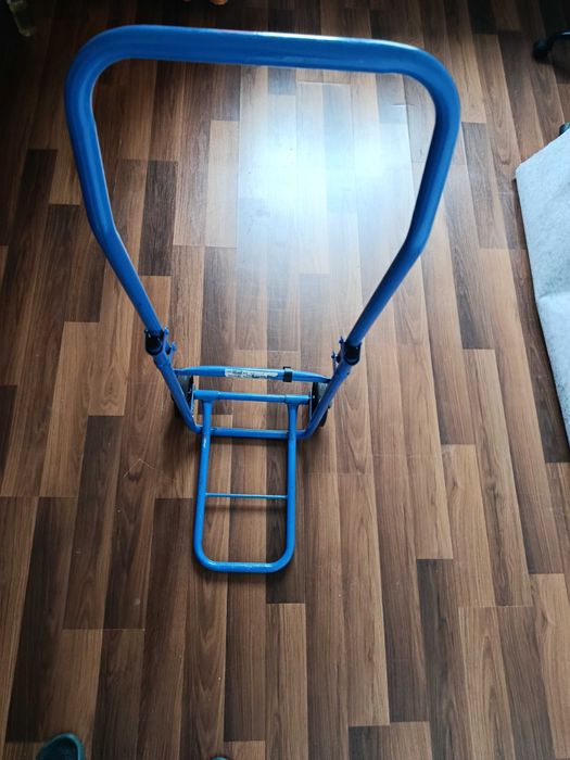 Troller pliabil din oțel, pentru cărat bagaje, stare foarte bună