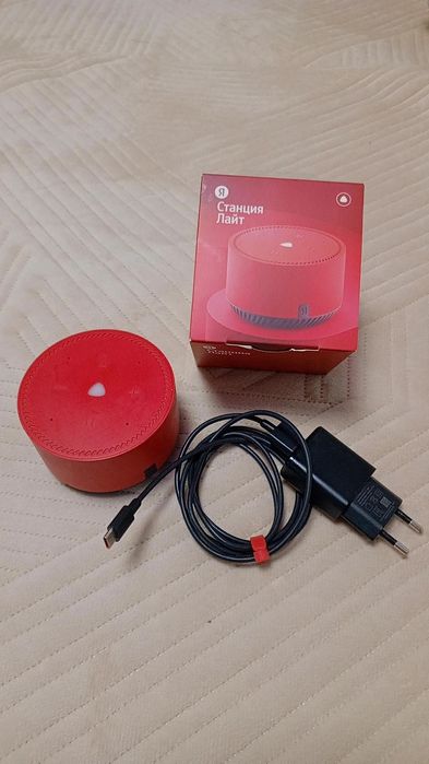 Яндекс станция Алиса.