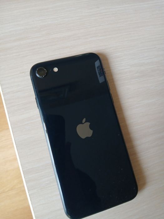 Iphone se 2022 почти неизползван