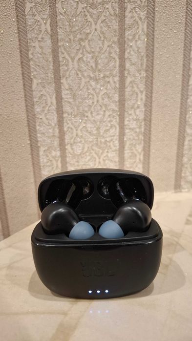 Беспроводные наушники JBL Tune 215TWS