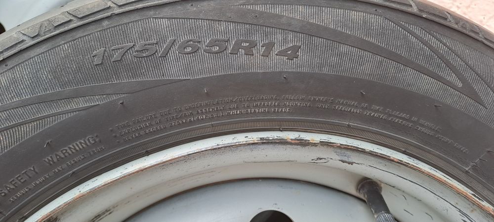 Продам диски и шина