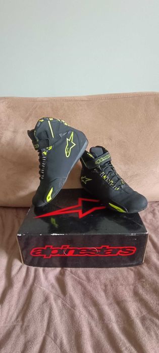 Продавам мото екипировка