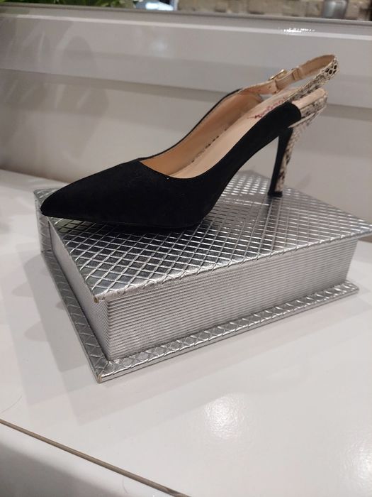 Дамски отворени обувки