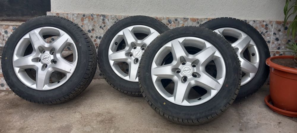 Anvelope cu jante de vanzare