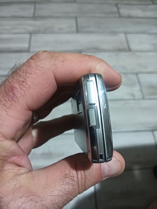 Vând telefon LG KE970