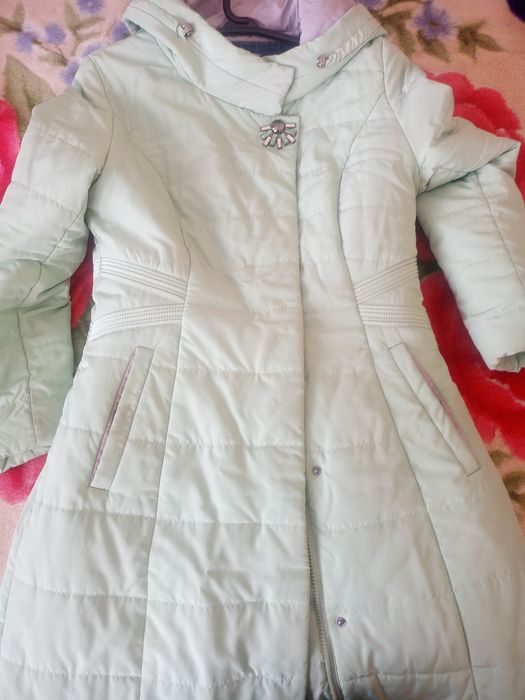 Продам демисезонное пальто