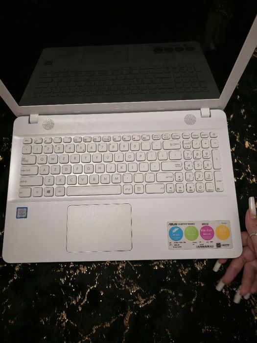 Laptop notebook Asus.