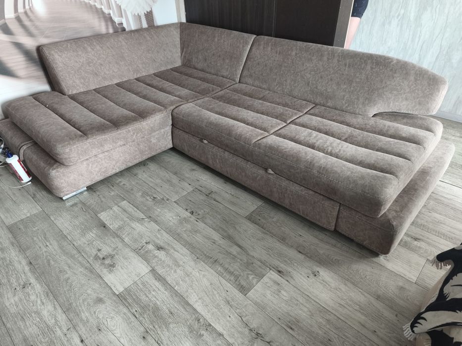 Угловой диван с левым углом