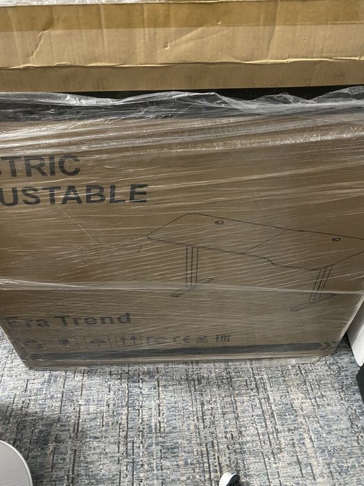 Компьютерный стол с регулировкой высоты