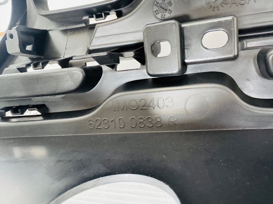 Grila radiator Dacia DUSTER model dupa 2013 cod 623100838R