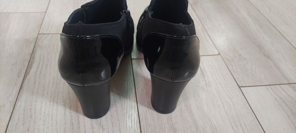 Велурени обувки на ток,номер 40