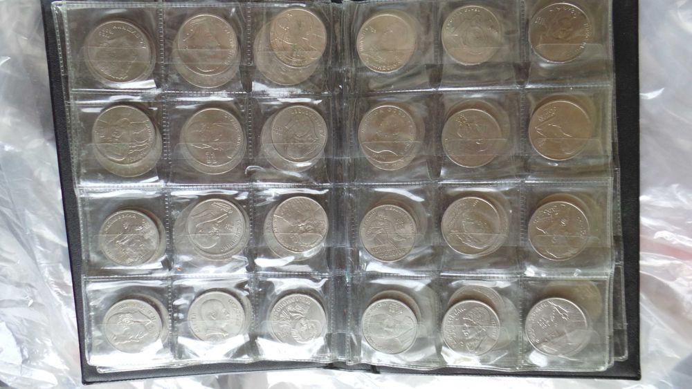 Комплект юбилейных рублей (полный).