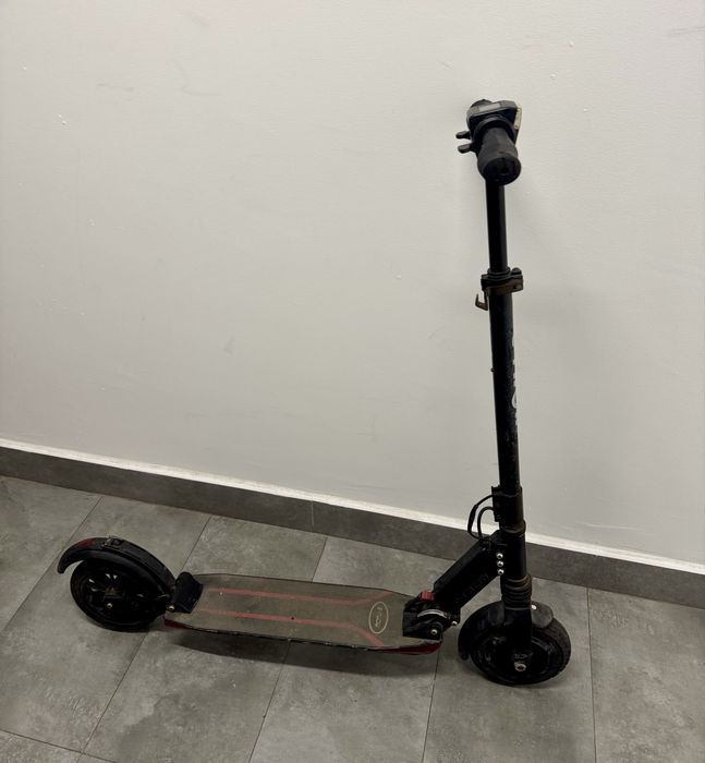 Trotineta E-TWOW Booster Plus - incarcator original