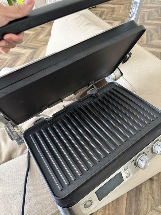 Грильница Delonghi