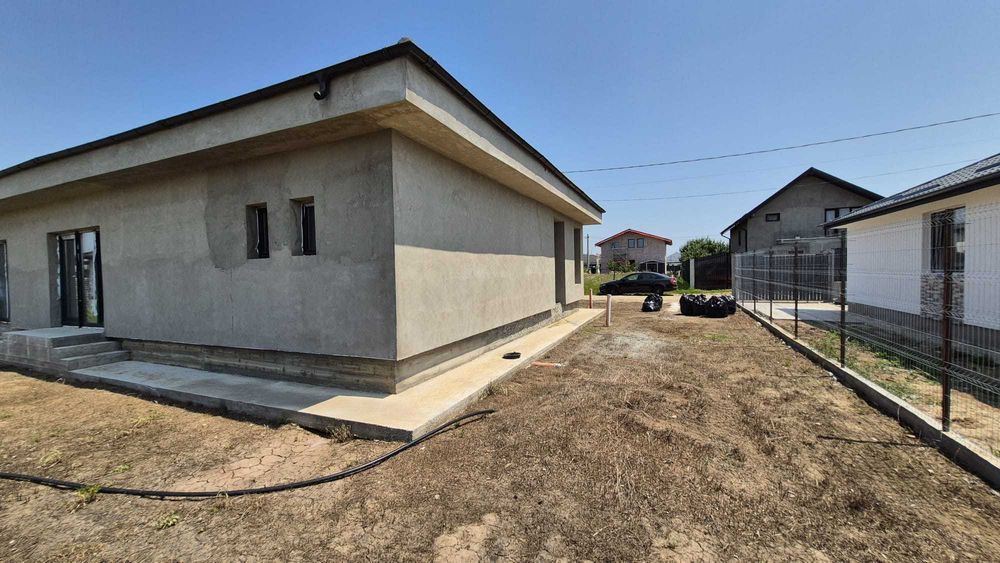 De vanzare teren + casa pe structura metalica la gri   - Com. Berceni