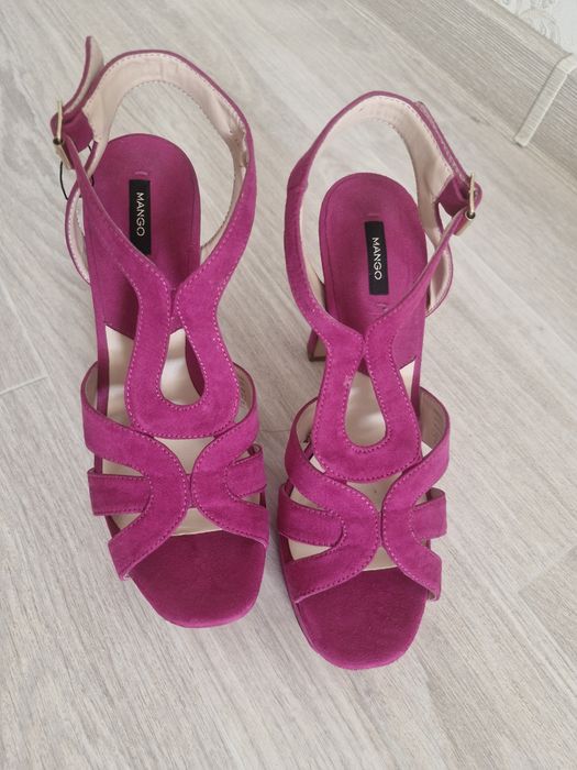 Продам босоножки женские Mango