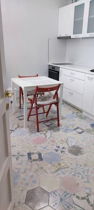 Дава се под наем Двустаен апартамент в София, Център - 80 кв.м за 750 € - Снимка #2