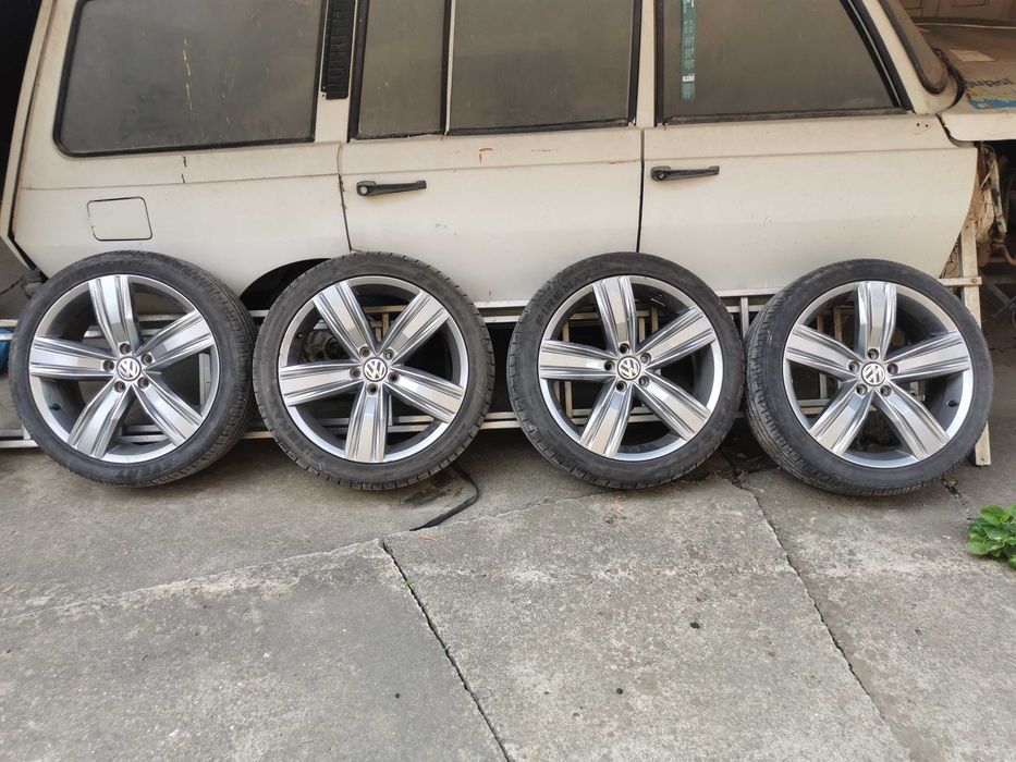 Vând set jante originale Volkswagen Tiguan R19 – model Victoria Falls