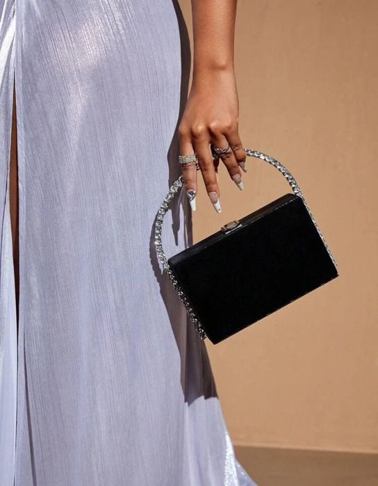 Елегантен клъч чанта