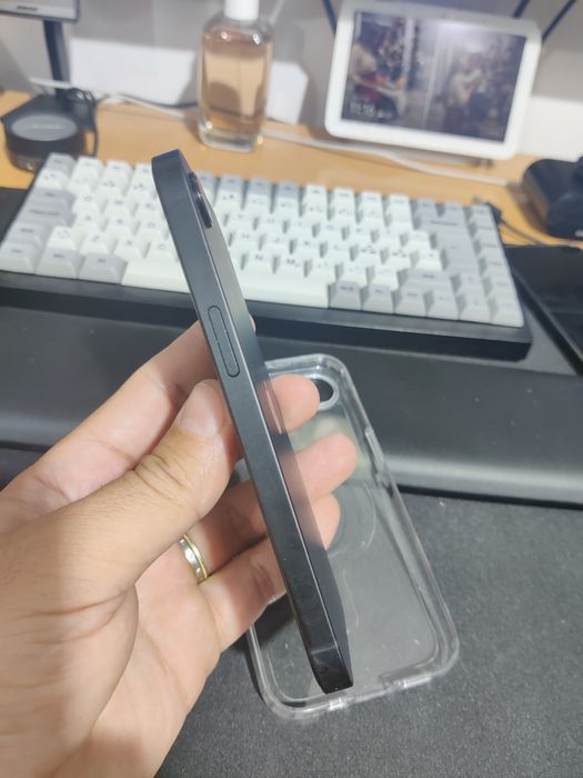 iPhone 16e 128gb 1 ciclu incarcare