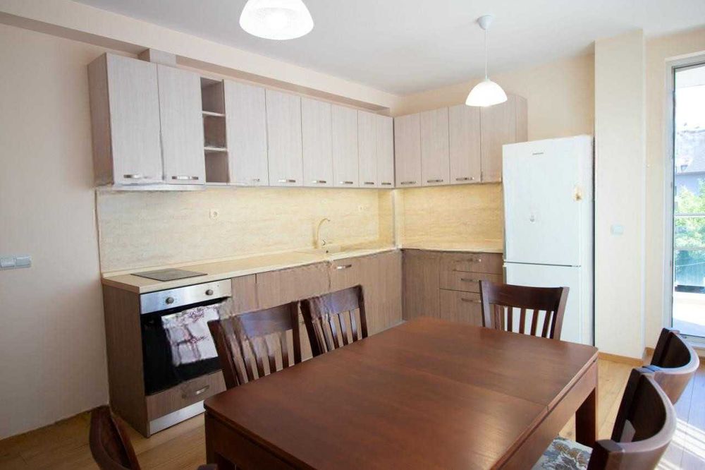 Тристаен апартамент в Съдийски