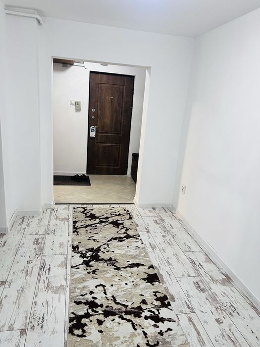 Inchiriez apartament pe bulevardul 1 Mai zona confecti
