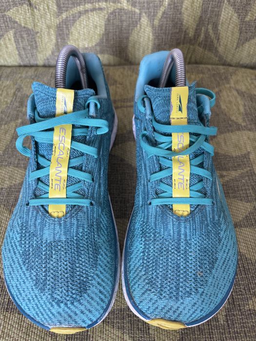 Дамски маратонки Nike pegasus 39 и Altra escalante