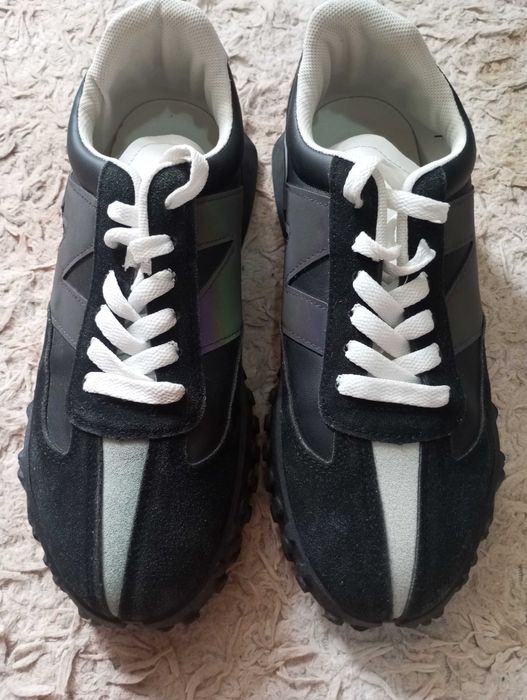 Продам кроссовки