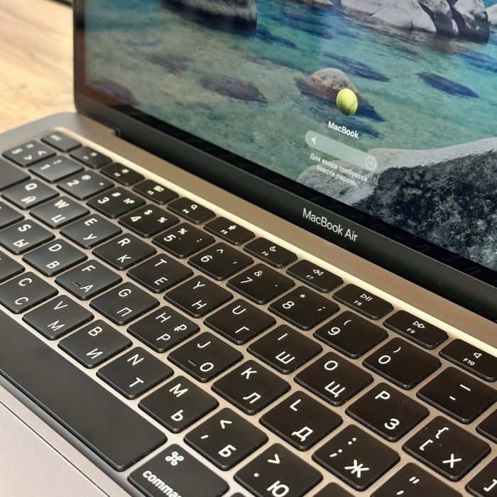 Macbook M1 / в новом состоянии