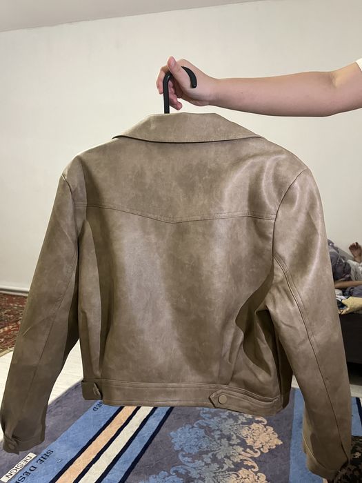 Бомбер, и кожак куртка