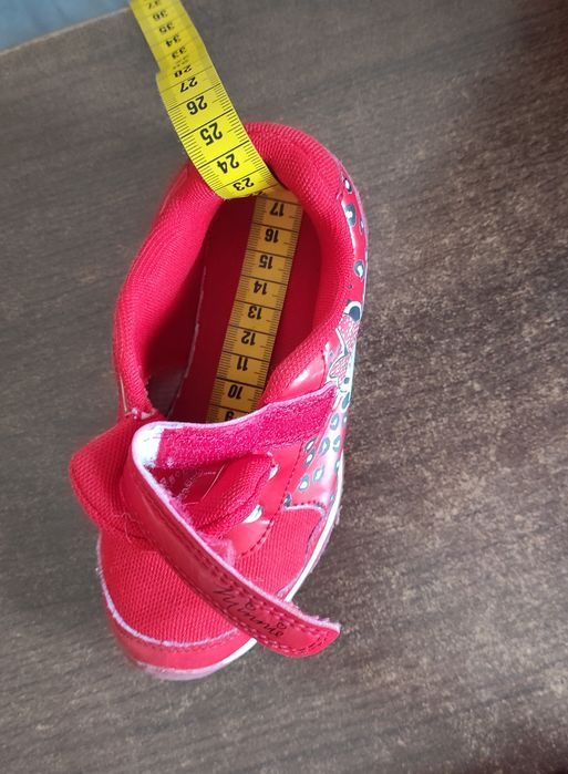 Adidasi marime 28