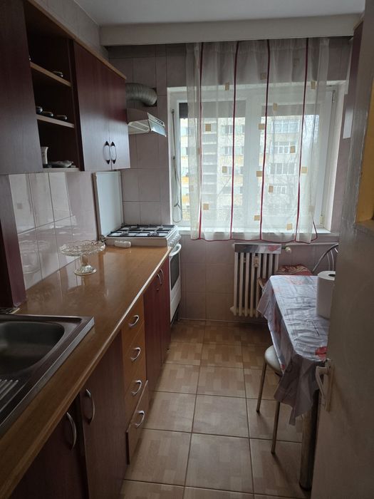Apartament 3 camere , de inchiriat