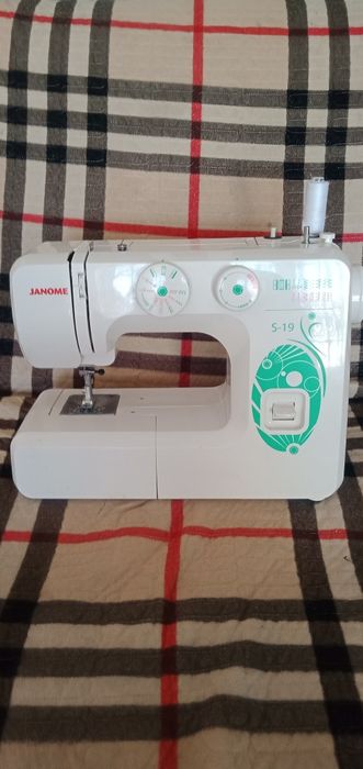 Швейная машинка Janome
