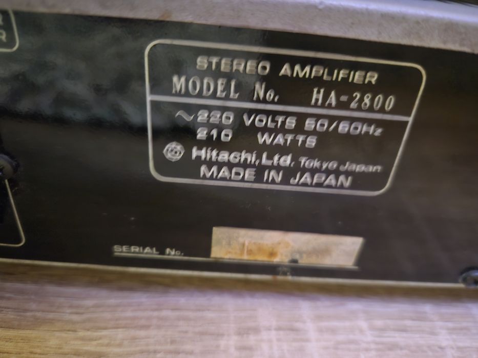 Tuneer si amplificator  Hitachi