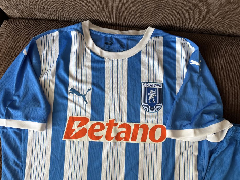Echipament set Puma Universitatea Craiova marimea XL/L