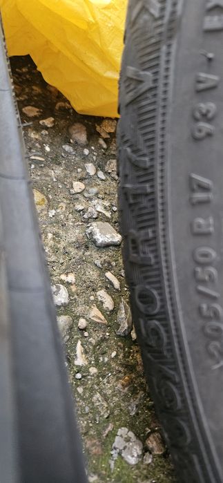 205/50/17 gislaved 7.76мм Зимни гуми дот 3220 4 броя