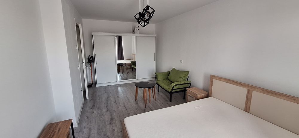 Închiriez apartament