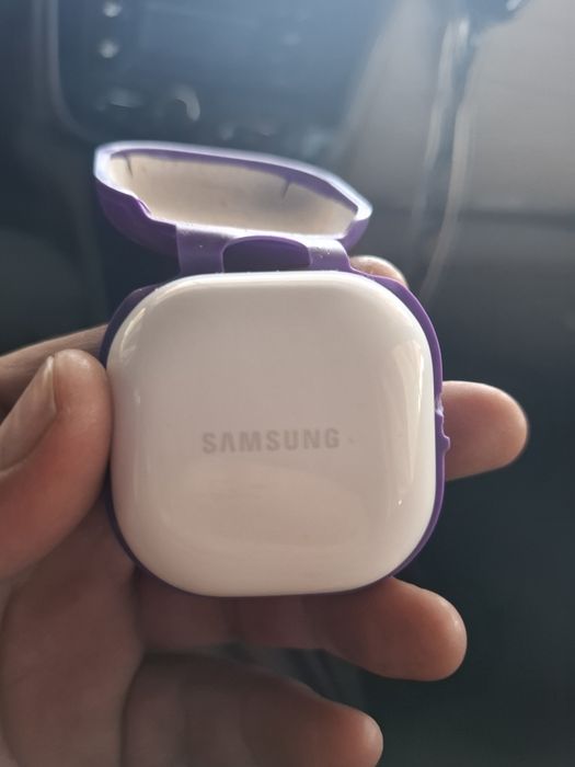 Продам самсунг наушники без проводные