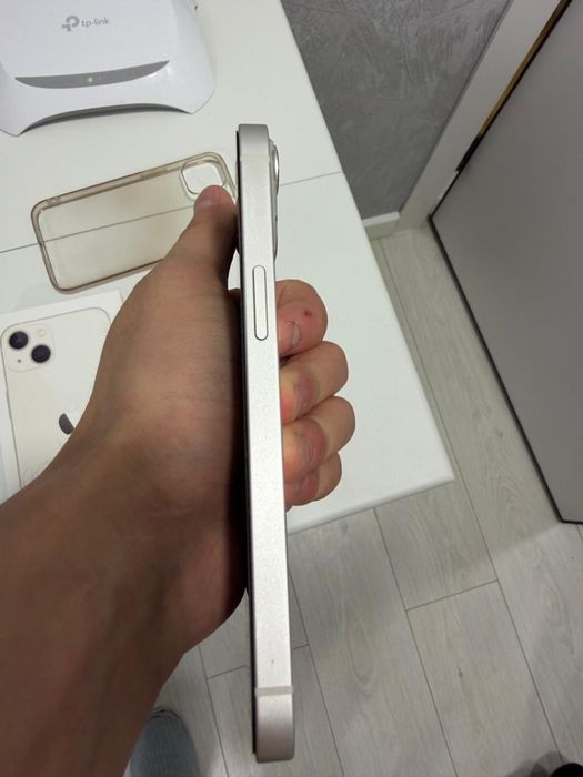 Продам Iphone 13