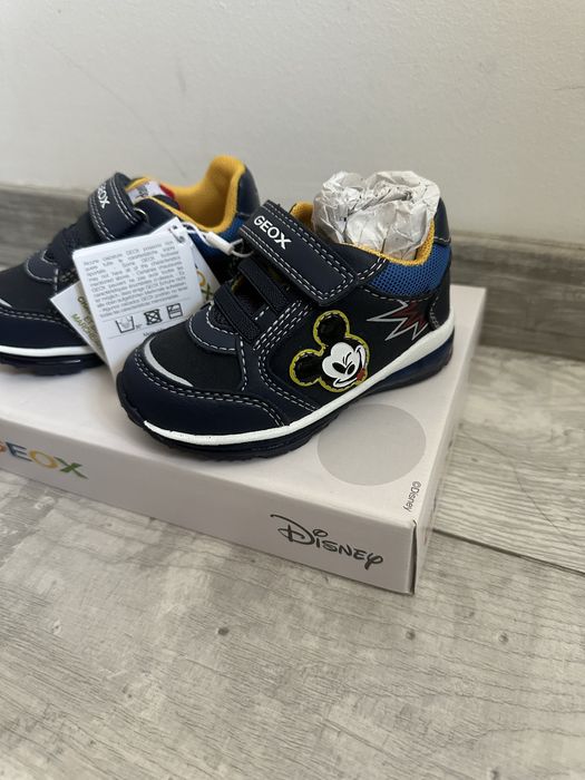 Geox детски маратонки светещи номер 20